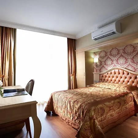 Emre Beach & Emre Hotel 말마리스